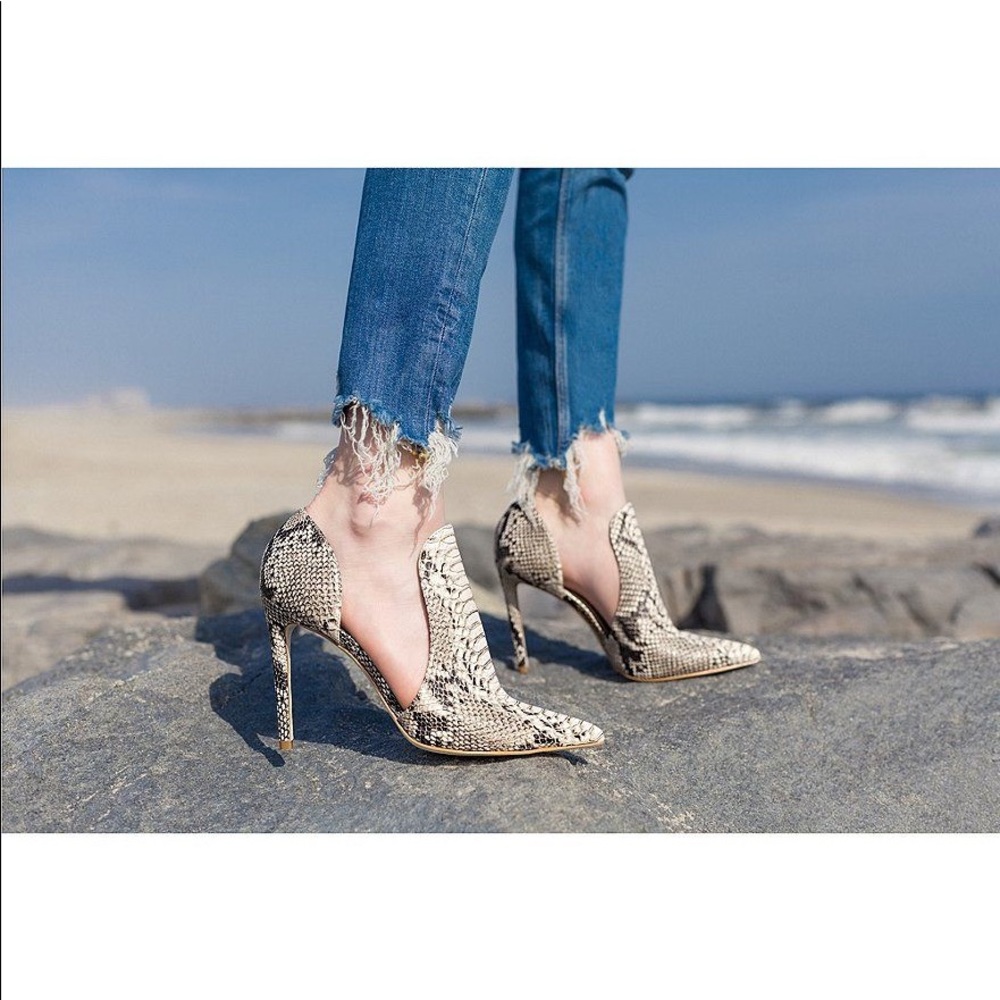 STEVE MADDEN- SIZE 6.5 - Dolly Heels